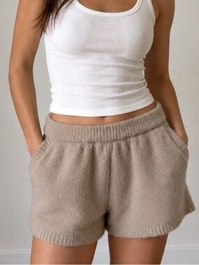 Allie Rose Fuzzy Beige Pocket Lounge Shorts Medium